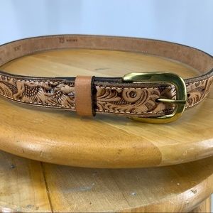 Sheplers top grain cowhide floral toward embossed belt with brass buckle 32